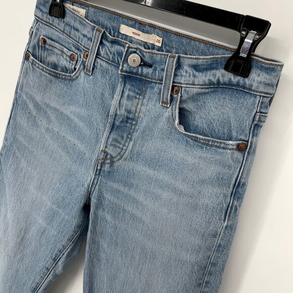 Levi's Premium Wedgie Jeans Womens Sz 26 Button Fly Light Wash High Rise Blue - Picture 3 of 12